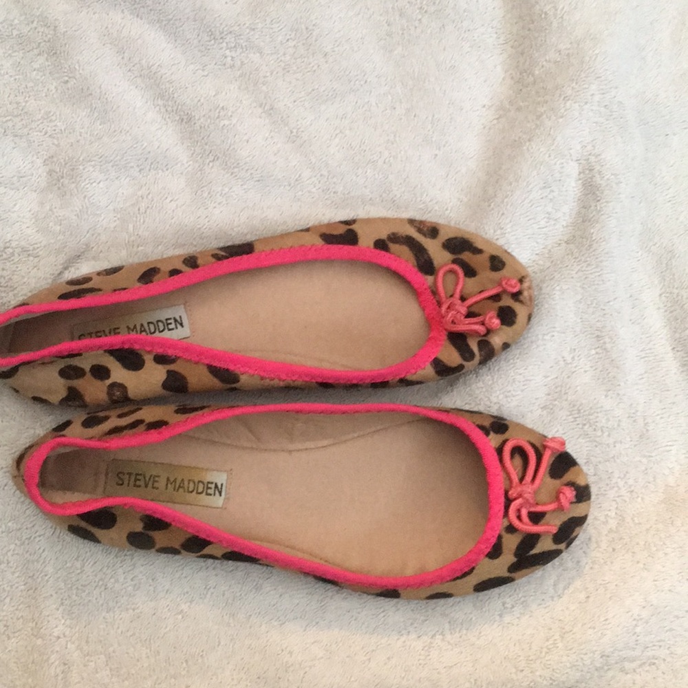 Steve Madden Leopard print flats
